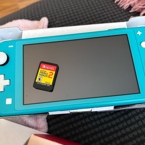 Nintendo switch with Mario maker 2 game - Picture 2 of 2